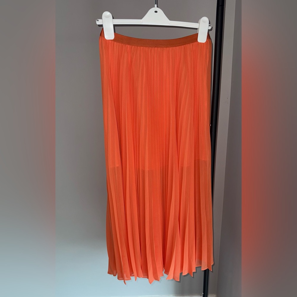 Free People ✨ Elegant Orange Pleated Skirt - Picture 3 of 6